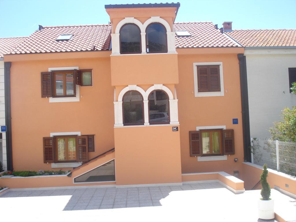 Villa Kiki Bol Exterior foto